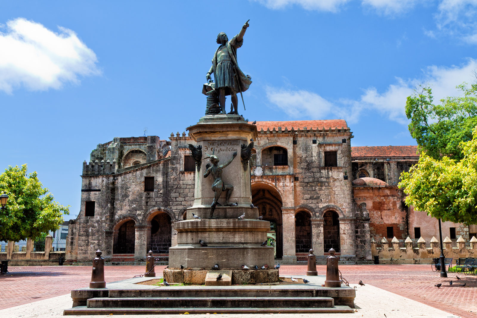 Santo Domingo es la capital de la República Dominicana Santo Domingo es la capital de la República Dominicana