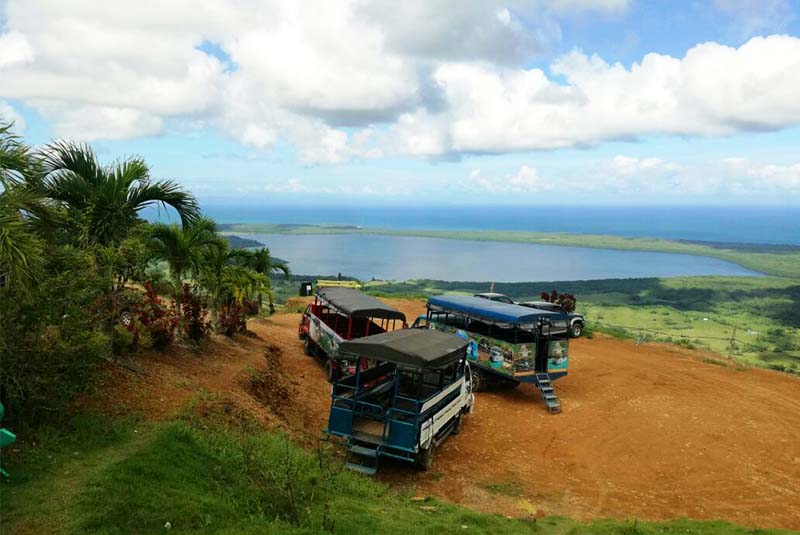 Outback-Adventure-explores-Motana-Redonda-trucks Outback-Adventure-explores-Motana-Redonda-trucks