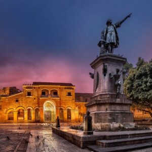 Parque-Colón-Catedral-de-Santo-Domingo-Ciudad-Colonial-Noche